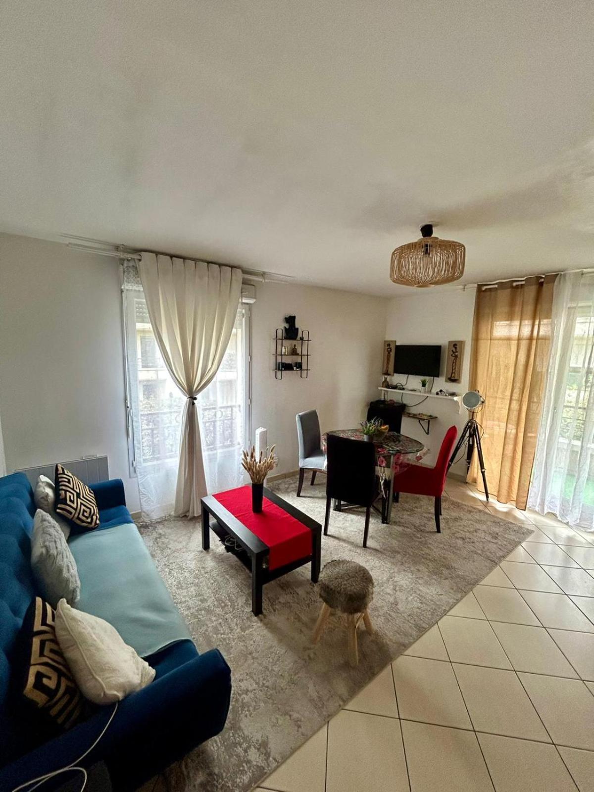 Apartamento Heyzie Pontault-Combault Exterior foto