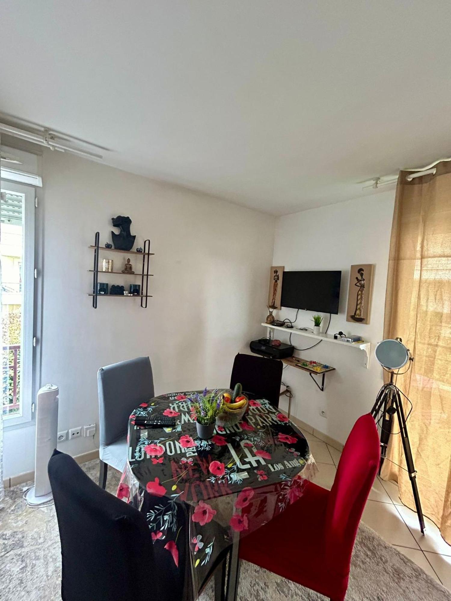 Apartamento Heyzie Pontault-Combault Exterior foto
